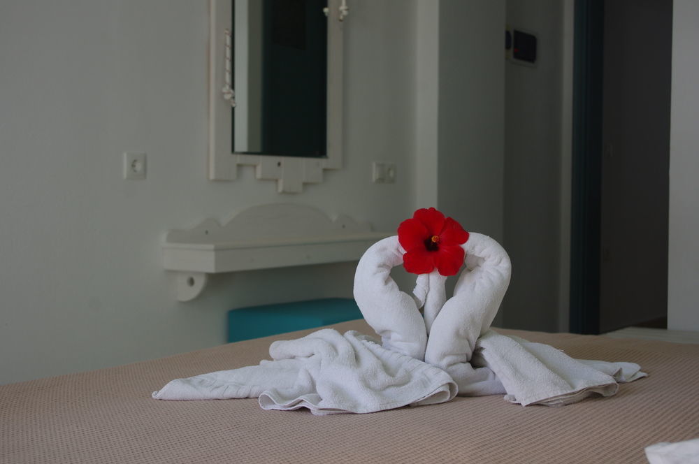 Iris Boutique Hotel Kamári Buitenkant foto