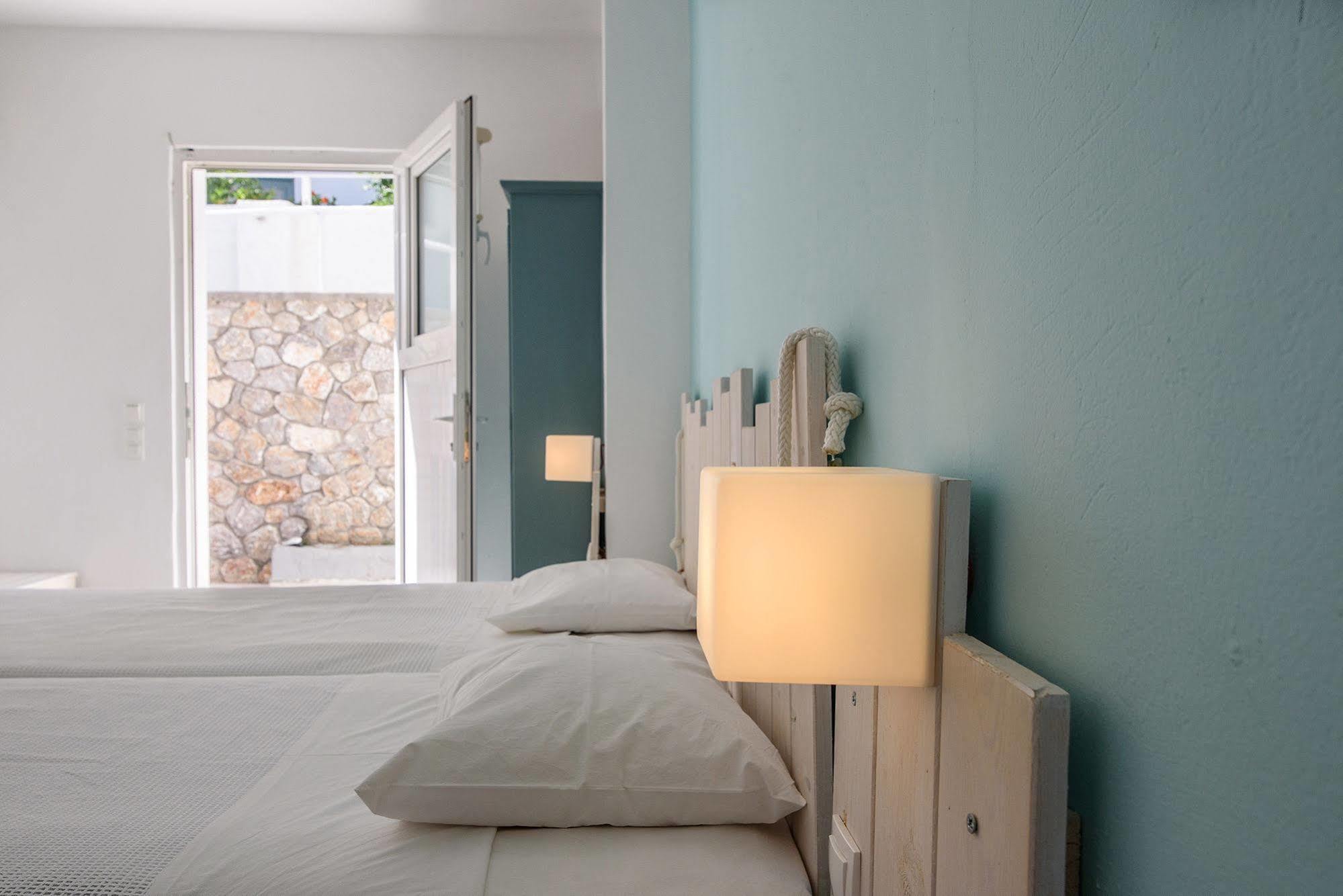 Iris Boutique Hotel Kamári Buitenkant foto